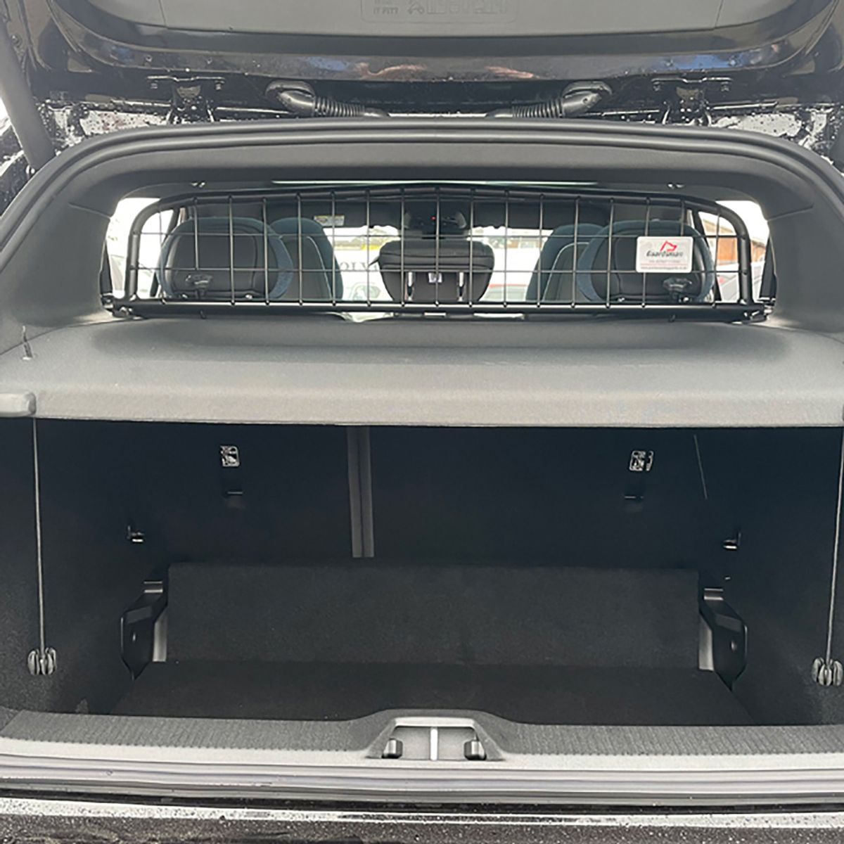 Volvo EX30 Hundegitter m/u skillevegg