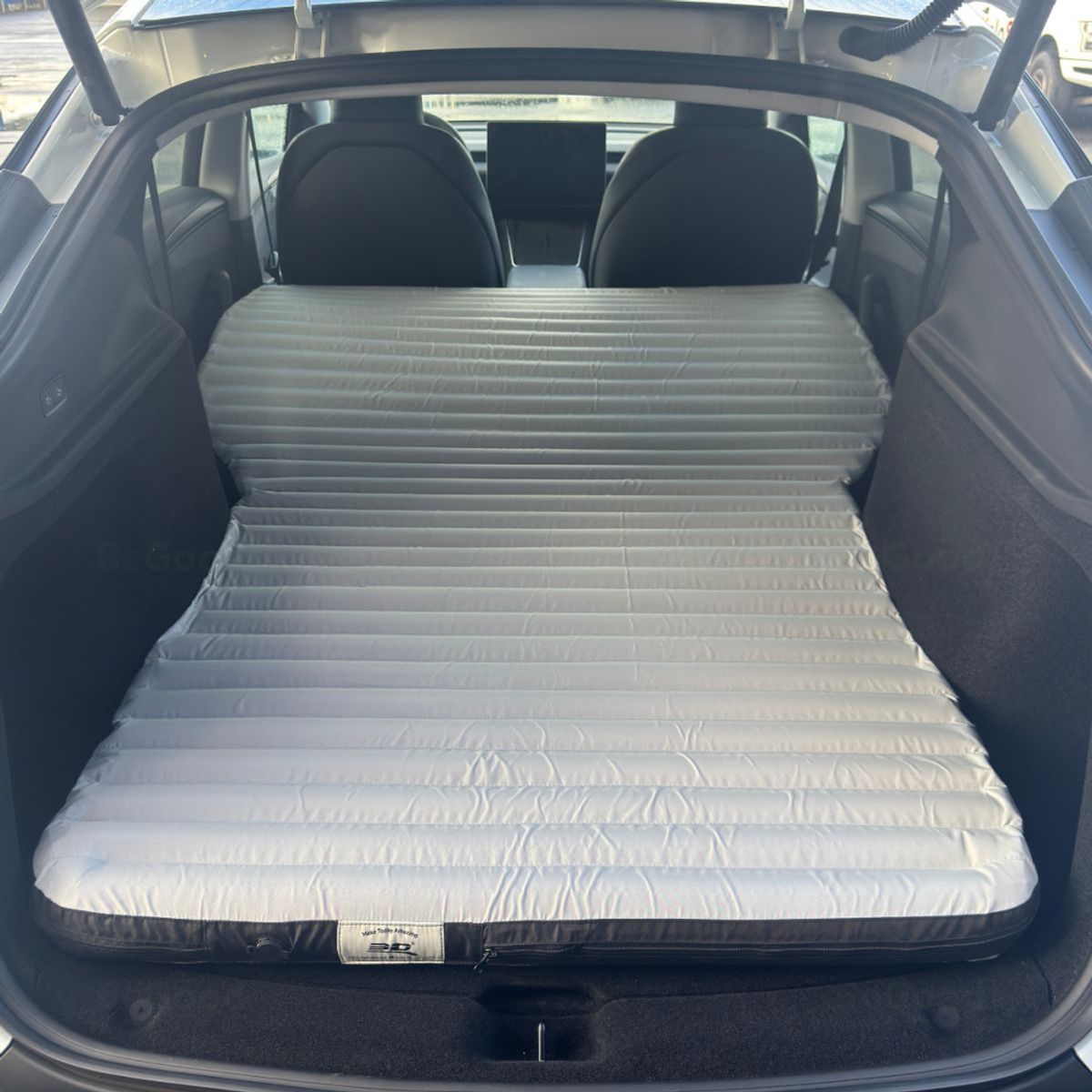 MAXpider Madrass Tesla Model Y