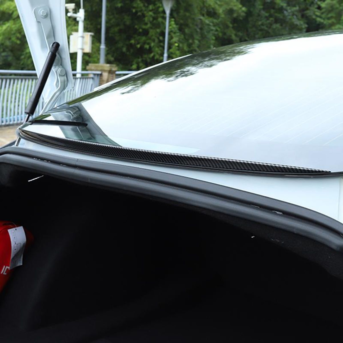 Regn-avleder Trunk spoiler Tesla Model 3