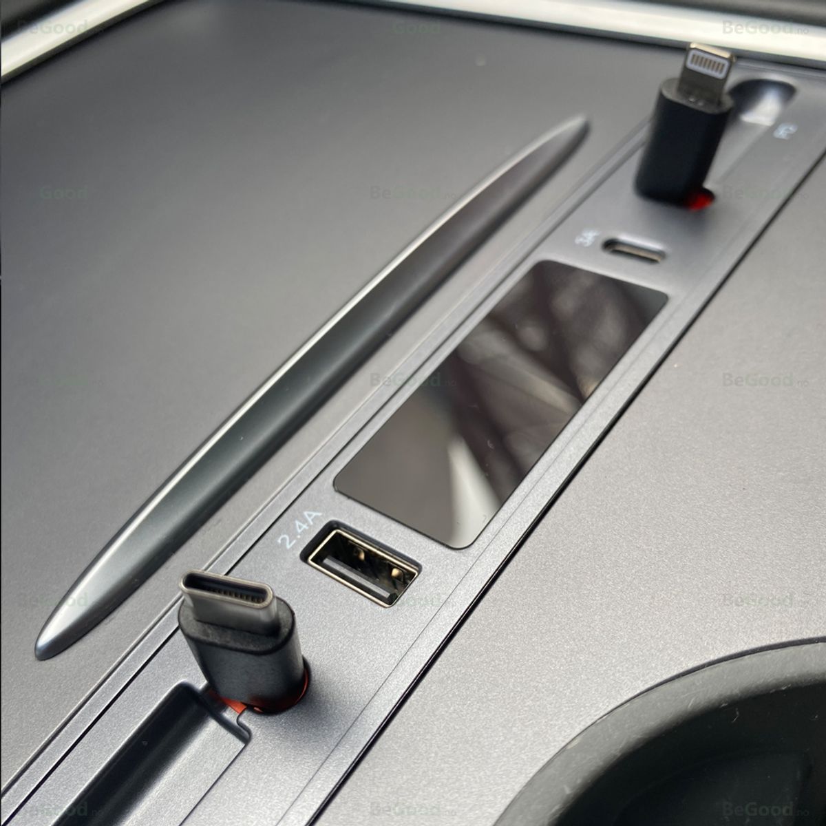 USB Hub Bar - Tesla Model 3 & Y - Uttrekkbare ladekabler