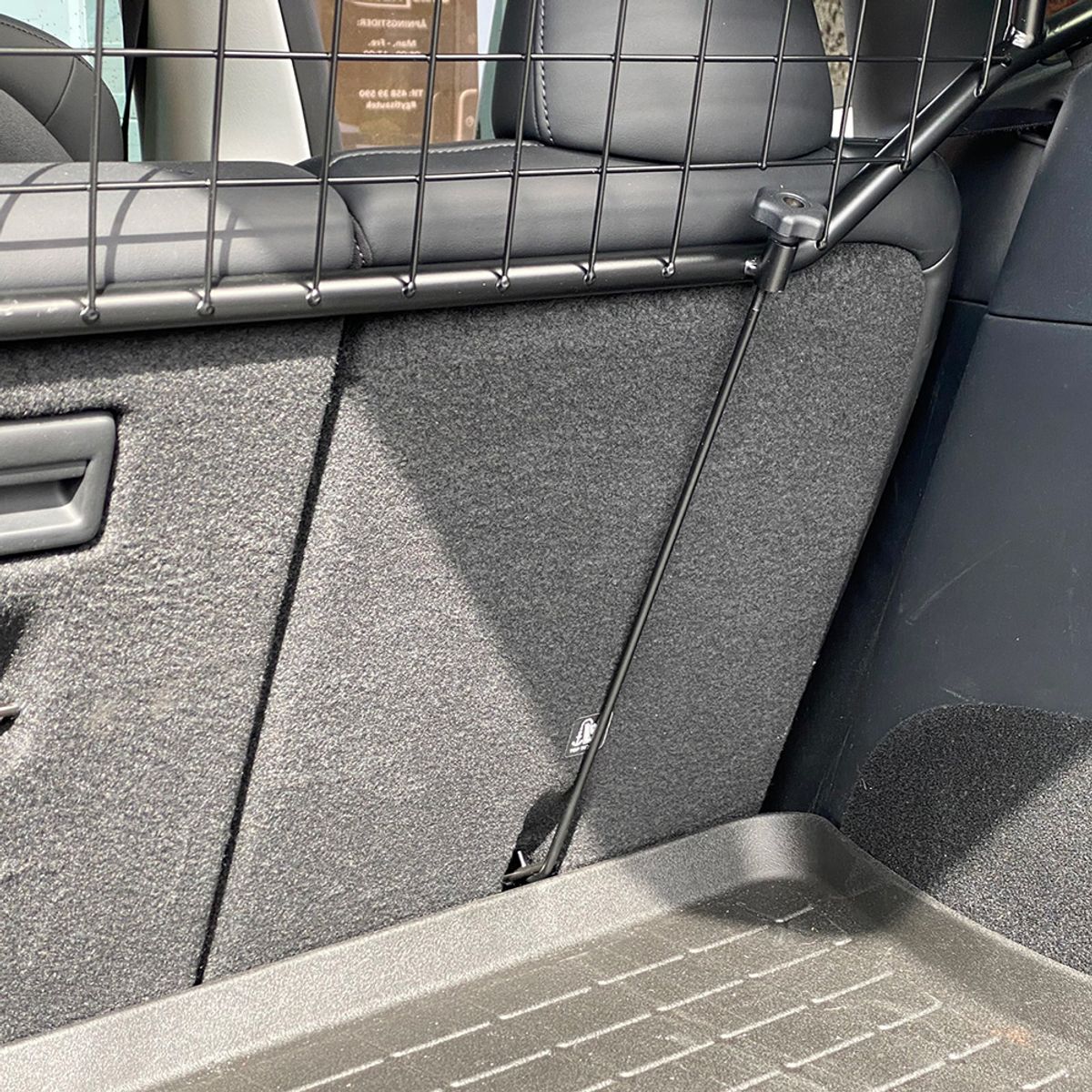 Guardsman hundegitter m/u skillevegg -Tesla Model Y