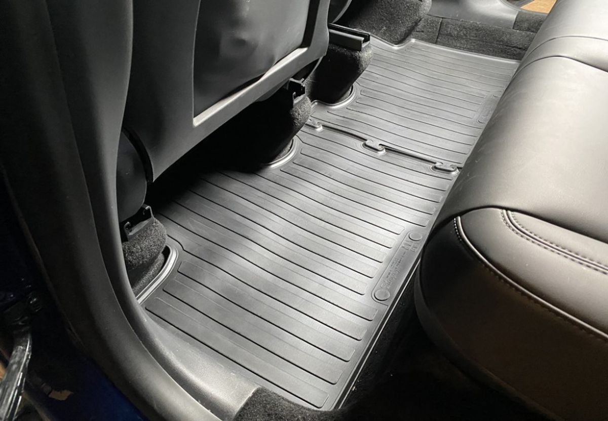 Gulvmatter Tesla Model Y - Gummi - Forseter og bakseter