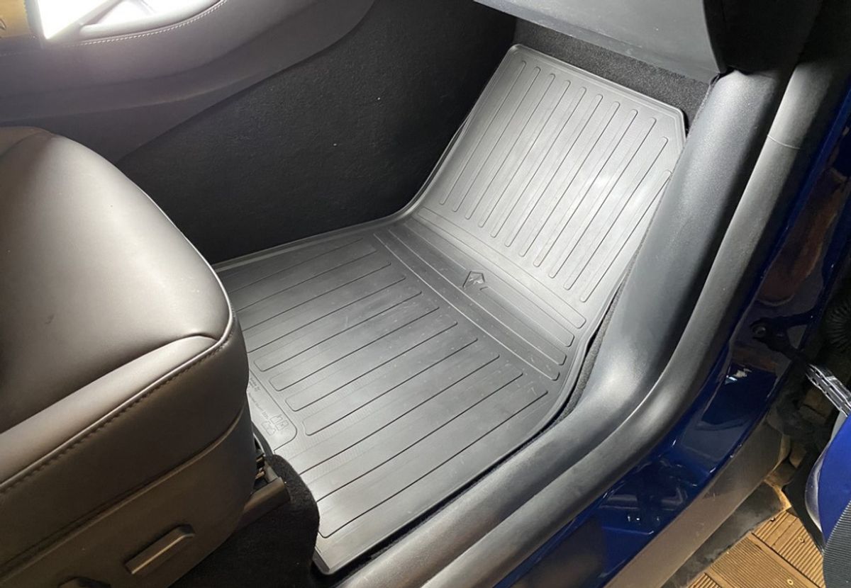 Gulvmatter Tesla Model Y - Gummi - Forseter og bakseter