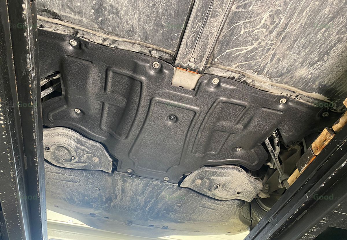 Forsterket bunnplate - Tesla Model Y - Bak