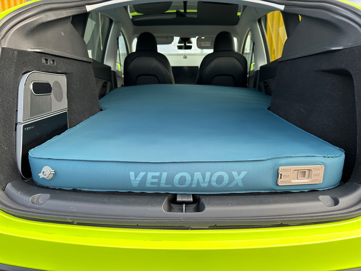 Velonox Madrass Tesla Model Y - Innebygd pumpe